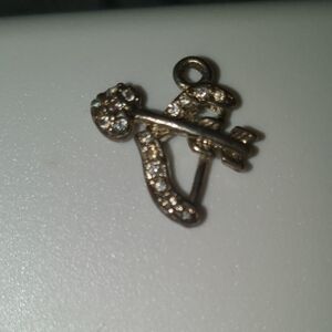 Cross Bow Pendant
